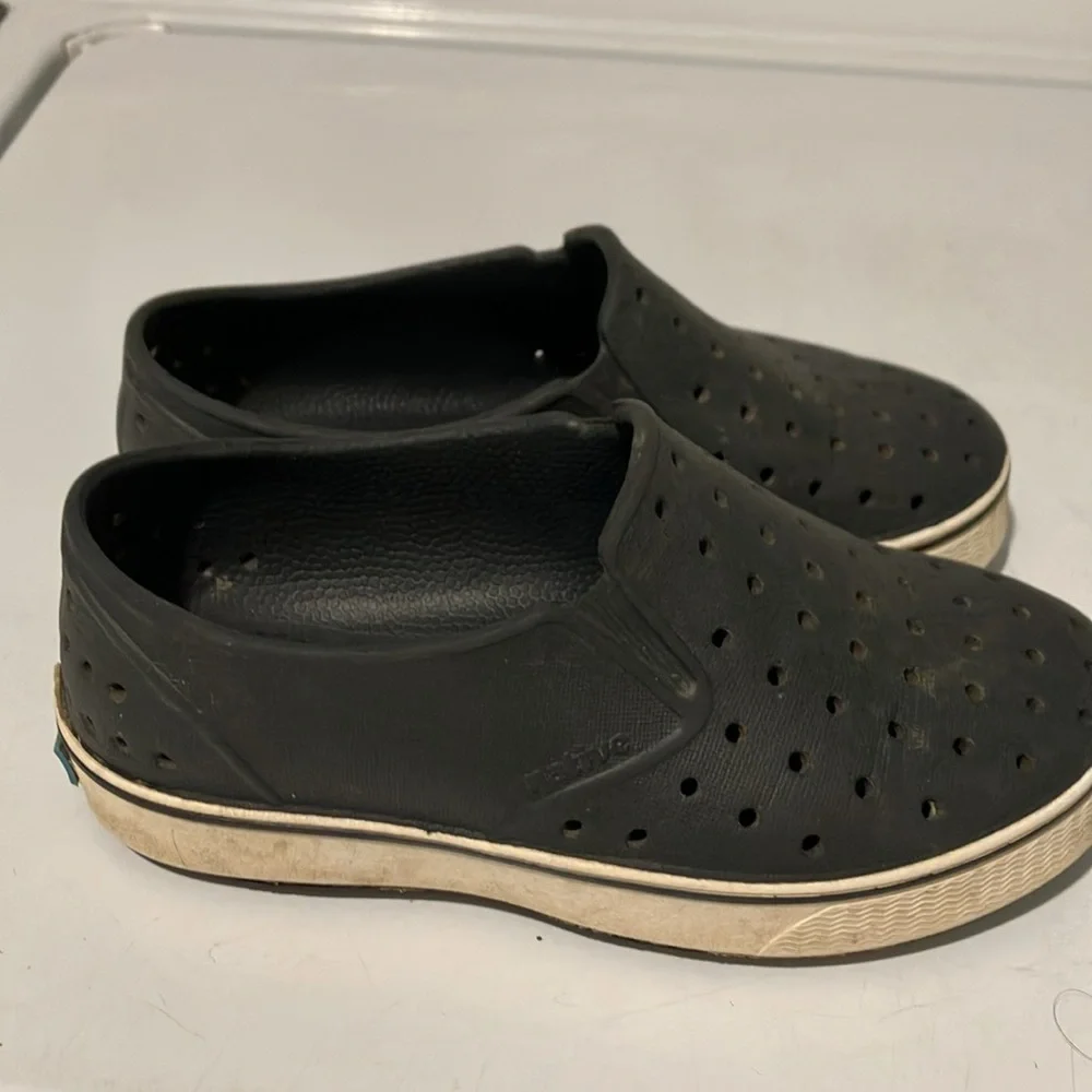 Native black waterproof shoes children’s toddler size 12